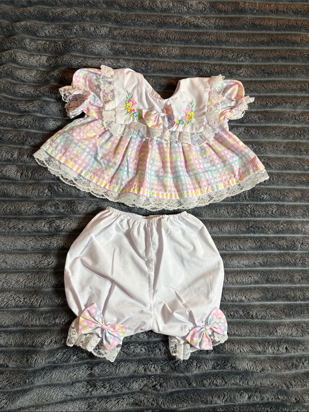 Vintage ICZ Frilly Lace and Bows Matching Set